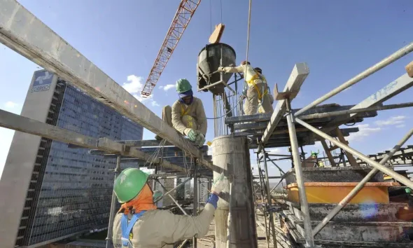 Reforma Tributária e Construção Civil: CNI Vê Futuro Positivo, Mas CBIC Alerta para Preparação Urgente!